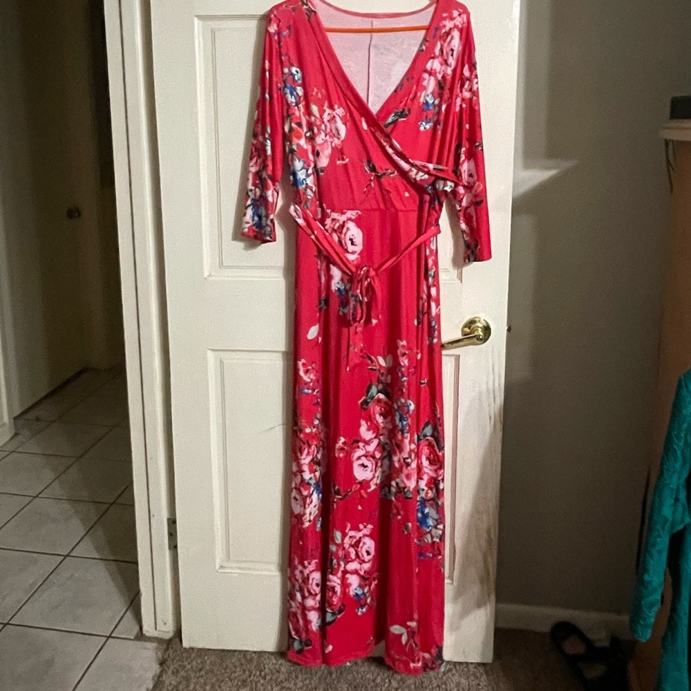 ✅ *Select Dresses: 3 for $25*  Maxi dress